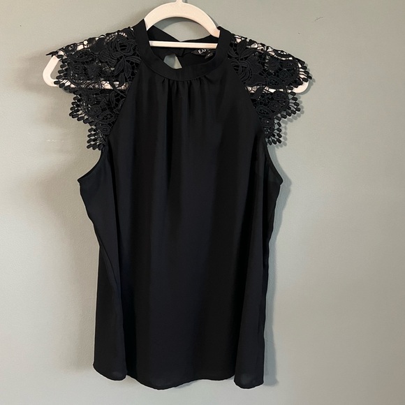 Express Black Crochet Lace Cap Sleeve Blouse, Open Keyhole Back, Size Medium - Picture 2 of 9
